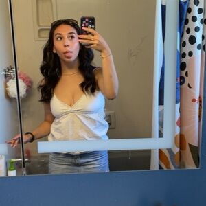 Meet your Posher, Ava